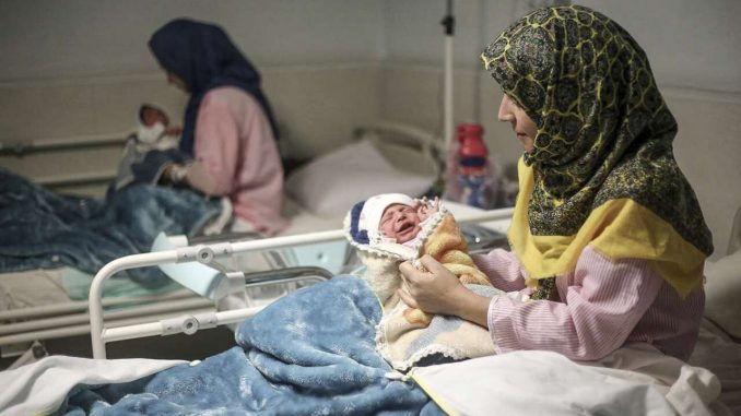 fertility rate in Iran drops for the fifth year
